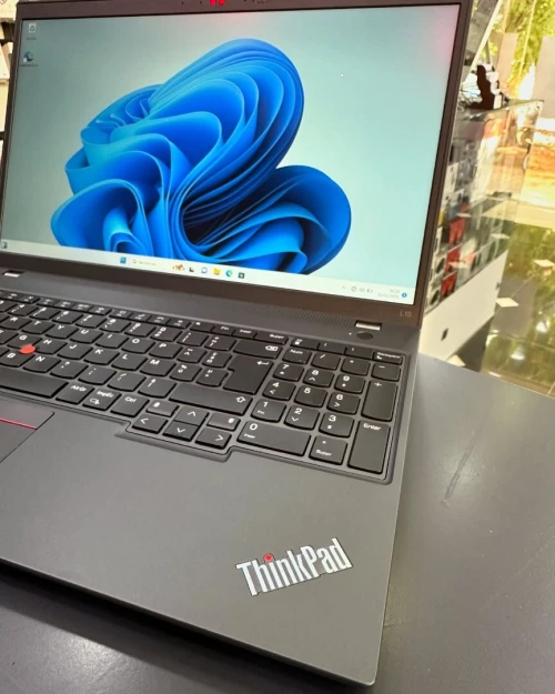 LENOVO THINKPAD L15 Gen4 Intel Core i5-1335U  12 Mo , à 4,60 GHz 16GB 512GB SSD 15.6  FULL HD  