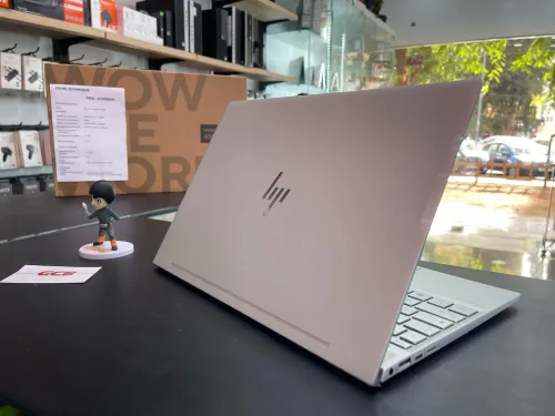 HP ENVY 13-ah101nf Intel Cor i7-8565U 8 Mo de cache, jusqu'à 4,60 GHz 16GB 1TB SSD 13" NVIDIA MX150