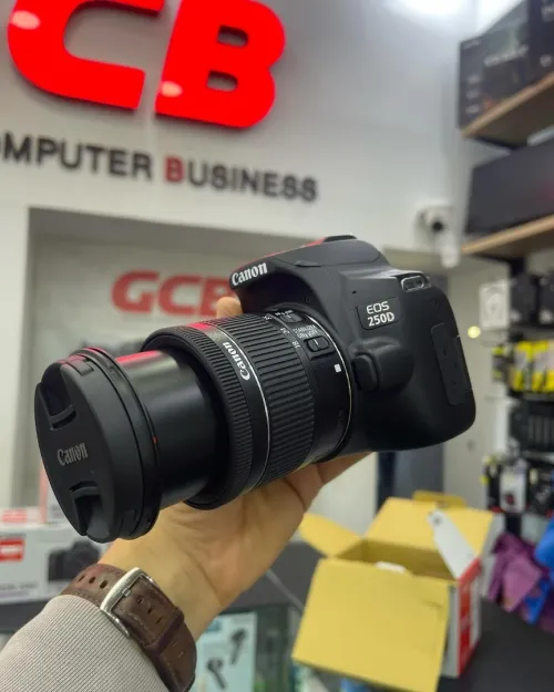 Canon EOS 250D Reflex Numérique 24.1 MP Vidéo Ultra HD 4k Wifi Bluetooth Objectif 18-55mm STM