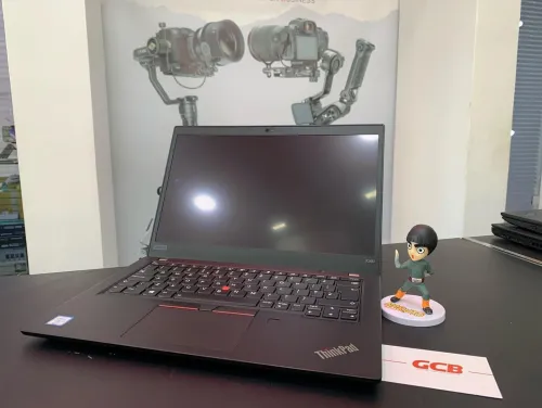 LENOVO THINKPAD X390 Intel® Core™ i7-8665U 8 Mo de cache, jusqu'à 4,80 GHz 8GB 512GB SSD 13" FHD