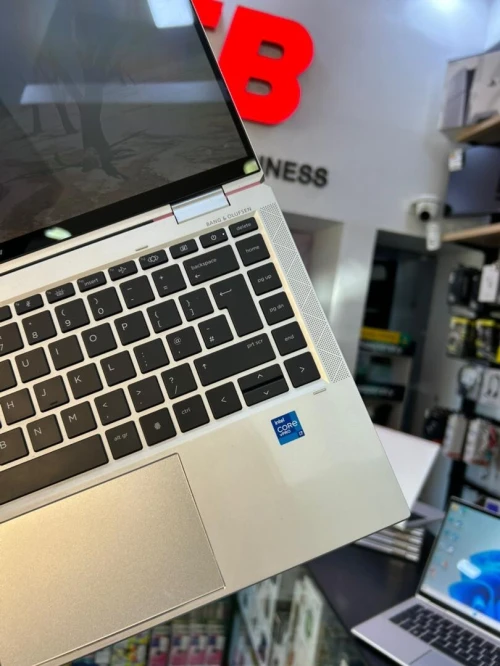 HP ELITEBOOK X360 1040 G8 Intel Core i7-1185G7, RAM 32GB 512GB SSD 14 FHD tactile 360 Intel Iris Xe