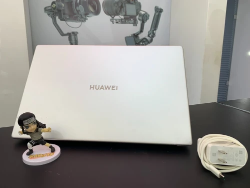 HUAWEI MATEBOOK D15 2019 AMD Ryzen™ 5  3500U avec  graphiques Radeon™ Vega 8 8GB 256SSD 15"
