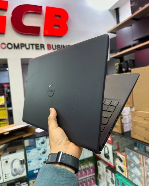 DELL VOSTRO 3520 Intel Core i3-1215U cache 10 Mo ,à 4,40 GHz  RAM 4GB DDR4  256GB SSD 15.6 FULL HD  