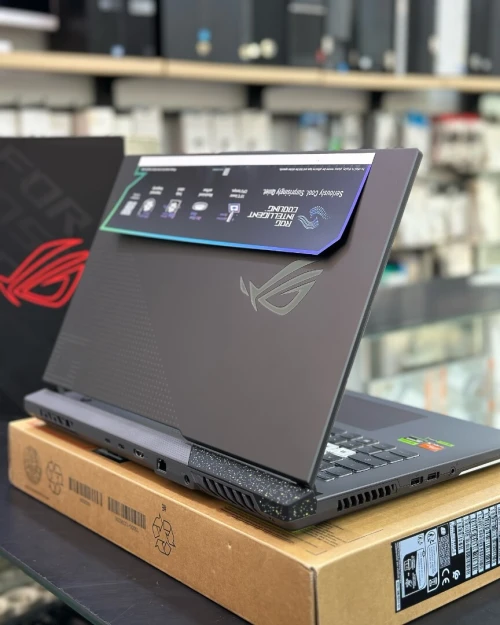 ASUS ROG STRIX G17 G713P AMD Ryzen 9 7940HX  à 5,2 GHz 16GB  512GB SSD 17.3 FULL HD 144Hz  RTX 4060 