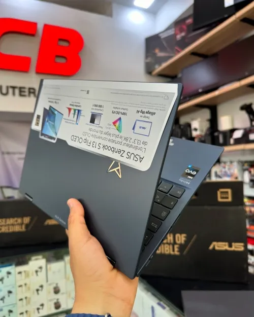 ASUS ZENBOOK UP5302Z S13 FLIP OLED Intel Core i7-1260P à 4,70 GHz 16GB  512GB SSD 13.3 OLED