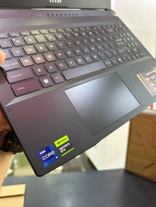 MSI KATANA 15HX B14WFK Intel Core i9-14900HX, a' 5.8 GHz 16GB DDR5 1TB SSD 165Hz RTX 5060 8GB GDDR7