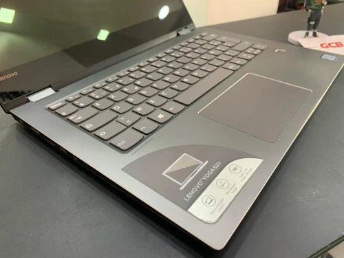 LENOVO YOGA 520 14IKB Intel Core i3-7100U 3 Mo de cache, 2,40 GHz  4GB 128GB SSD 14"