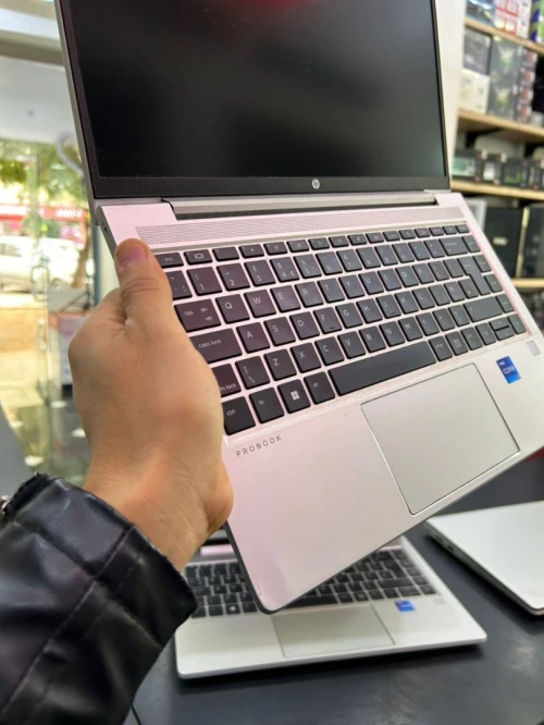 HP PROBOOK 440 G8 Intel Core i7-1165G7 RAM 16GB 256GB SSD 14" FHD Graphiques Intel Iris Xe