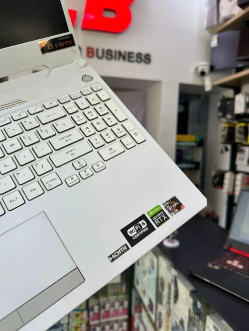 ASUS TUF GAMING A15 AMD Ryzen 7 5800H , 16Mo à 4,4 GHz RAM 16GB 512GB SSD  FHD 240Hz RTX 3060