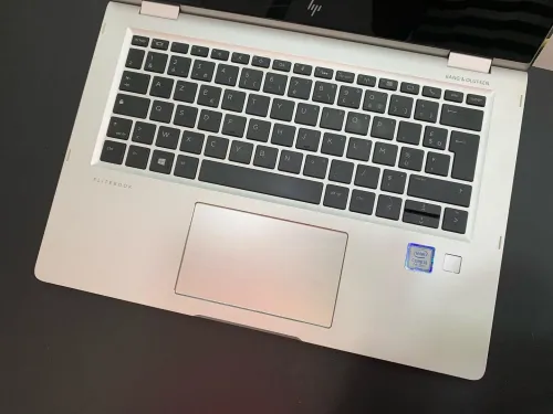 HP ELITEBOOK X360 1030 G2 Intel Core i5-7200U 3 Mo de cache,  3,1 GHz 8GB 256GB SSD 13" TACTIL