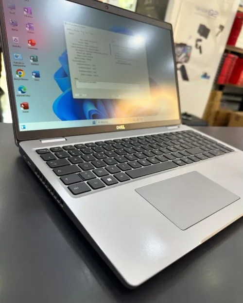 DELL PRECISION 3570 Intel Core i7-1265U 12 Mo , à 4,80 GHz 16GB 512GB SSD 15.6 FULL HD  T550 4GB