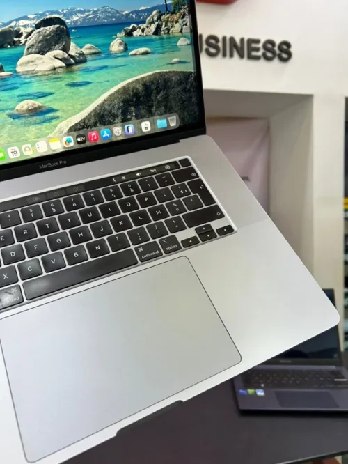 MACBOOK PRO 2019 TOUCHBAR A2141 EMC3347 2019 i9-9880H RAM 16GB 1TB SSD 16" AMD RADEON Pro 5500M