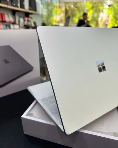 MICROSOFT SURFACE LAPTOP GO 2 Intel Core i5-1135G7 8 Mo de cache, à 4,20 GHz 4GB 128GB SSD 12.4 2K