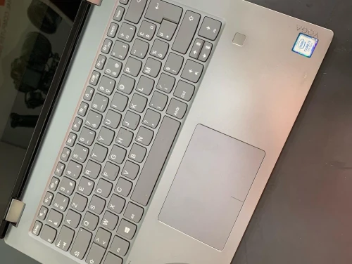 LENOVO YOGA 520 14IKB Intel Core i3-7100U 3 Mo de cache, 2,40 GHz  4GB 128GB SSD 14"