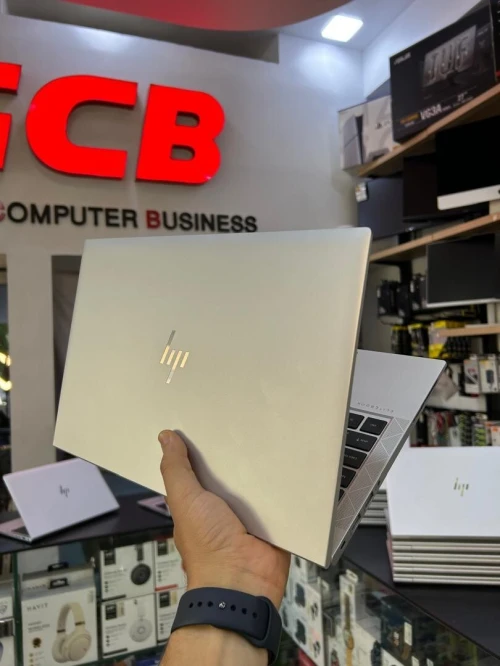 HP ELITEBOOK 845 G8  Ryzen 7 PRO 5850U Graphiques AMD Radeon RAM16GB 256GB SSD ECRAN 14" FHD Tactile
