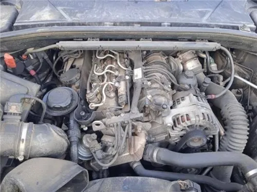Pieces Moteur bmw n47 avec boîte vitesse et tout accessoires 