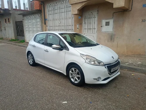 Peugeot 208 2015 Access Facelift