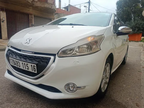 Peugeot 208 2015 Access Facelift