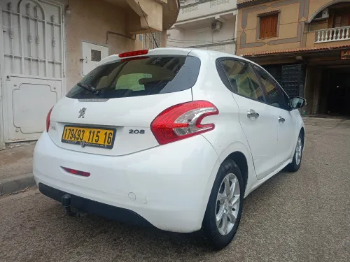Peugeot 208 2015 Access Facelift