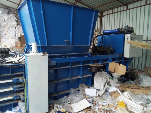 Vente Presse à balles horizontale industrielle - 250 bar / 25 kW - Haute Capacité
