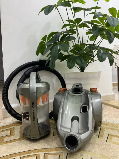 ASPIRATEUR ROBUSTE MULTI CYCLONE SANS SAC