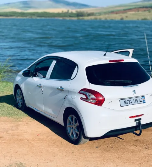 Peugeot 208 2015 