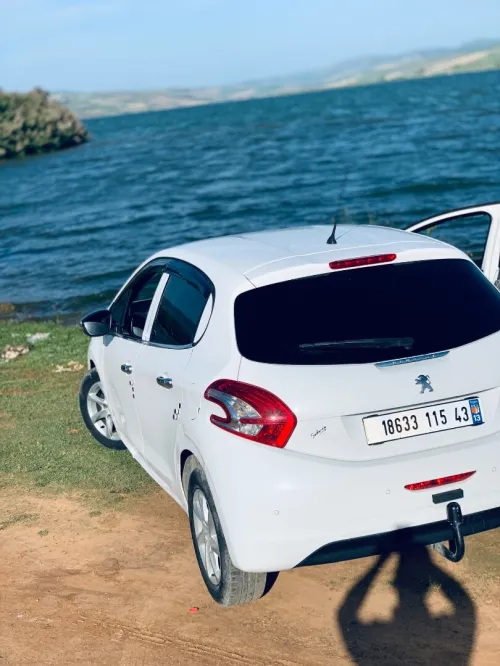 Peugeot 208 2015 