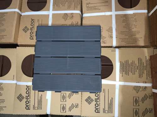 Revêtement de dalle de sol modulaire en plastique pur