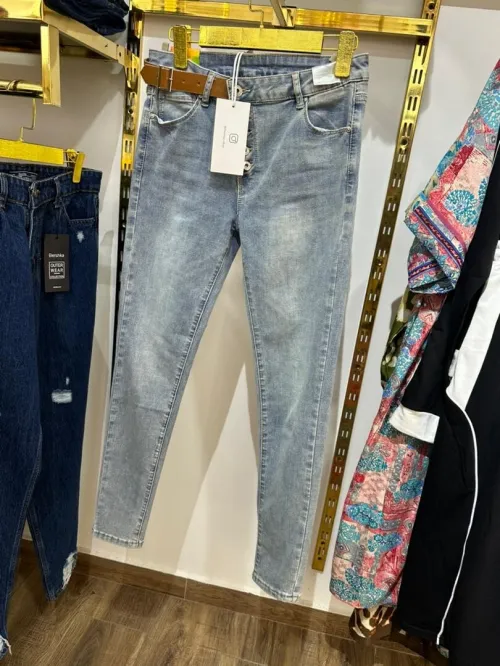 جين ليكات انصومبل      Jean tshirt robe liquette chemise survêtement 