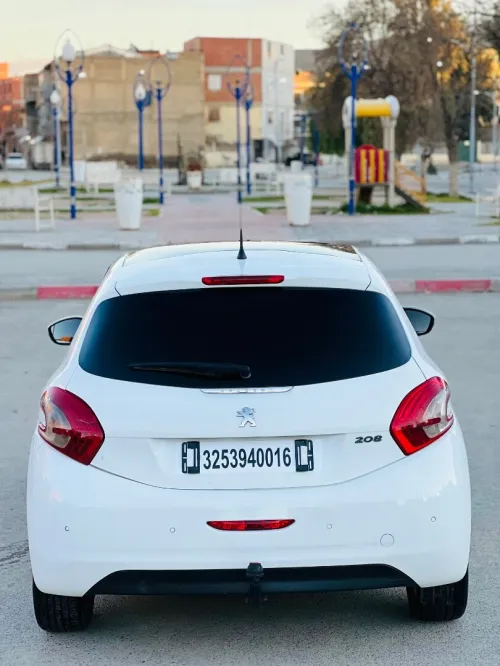 Peugeot 208 2015 Allure