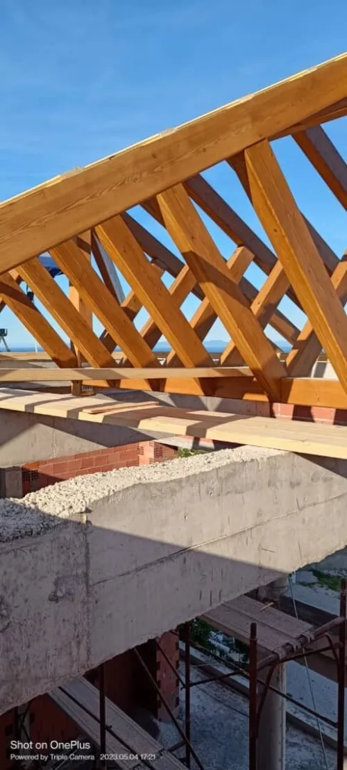 Charpente en bois تركيب القرميد