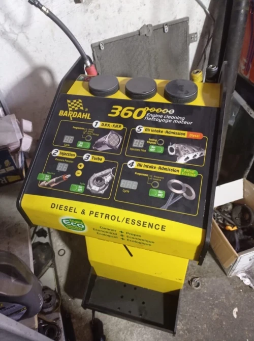 Machine nettoyage et decalaminage BARDAHL européen