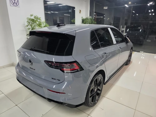 Volkswagen Golf 8 2025 R Black Edition 