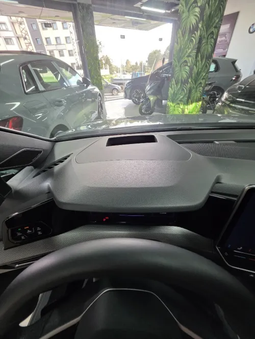Volkswagen Golf 8 2025 R Black Edition 