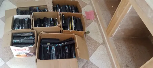 batterie pour laptop quantité 310 psc pour la récupération de battrie lithium سقاط مقاط