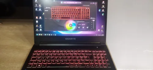 Laptop gigabyte g5 kd i5-11400H 16GB DDR5 2*512GB SSD (1TB) Nvidia GeForce RTX 3060 6GB 144Hz 9/10