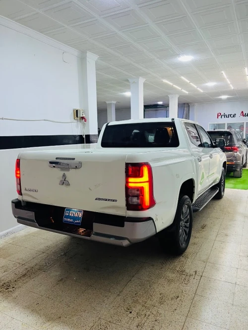 Mitsubishi L200 2025 sportero