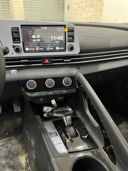 Hyundai Elantra 2025 Luxury