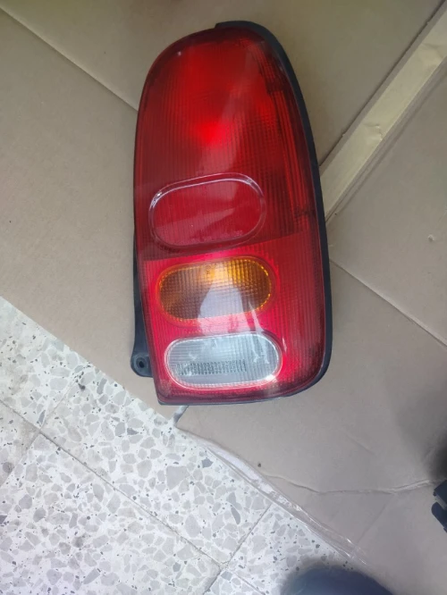 Feu arrière droite Daihatsu 