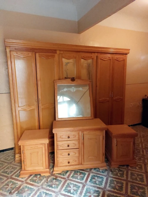 Armoire + coiffeuse + table de nuit