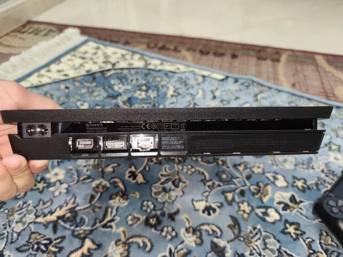 جهاز  PlayStation4 /1TB بحالة ممتازة جداً | أداء قوي وسريع | نظيف ومجرب 100% | مناسب لجميع ألعاب القيمرز | مع يد تحكم أصلية | فرصة لا تعوض