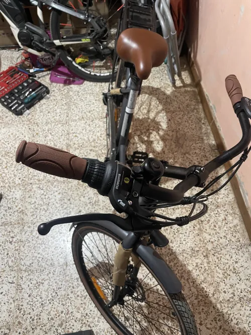 Vélo électrique neuf surpass