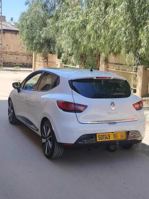 Renault Clio 4 2014 Seventeen