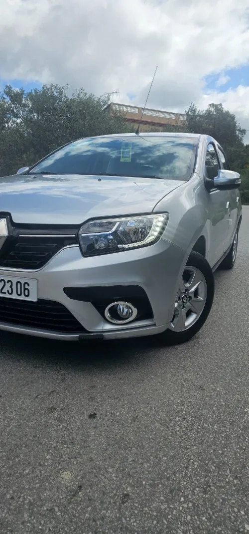 Renault Symbole 2023 Symbole +