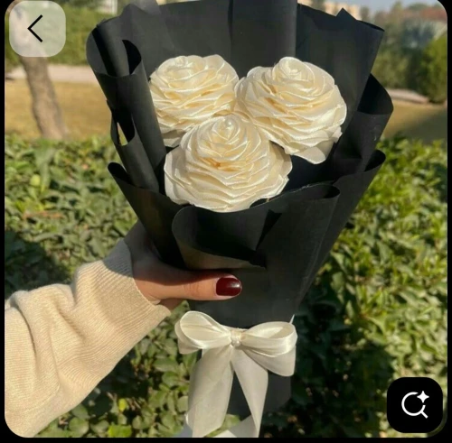 Des fleurs de satin personalisé