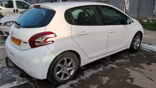 Peugeot 208 2014 