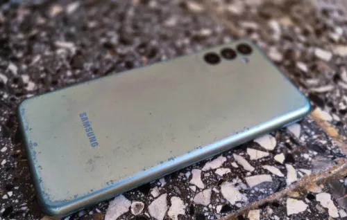 Samsung M13