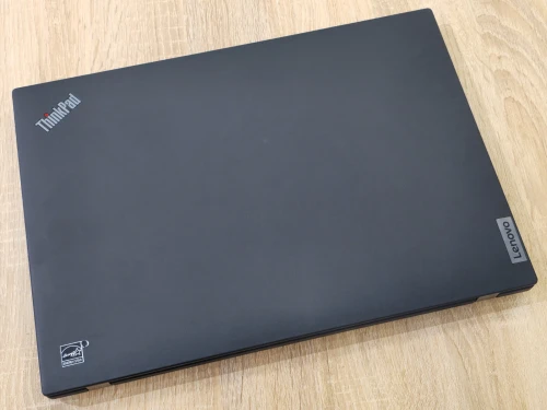 (VENDU) Station Lenovo ThinkPad P16s Gen-2 RYZEN 7 PRO 7840U/w 32G 512G NVME 16" IPS WIN11