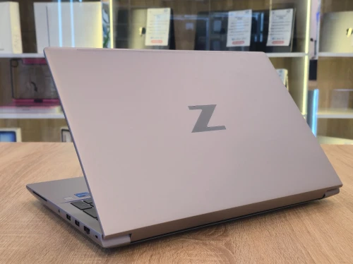 (VENDU) HP STATION ZBOOK FURY 16 G9 I7-12800HX 32G 1T SSD RTX2000 ADA 16" IPS WINDOWS11