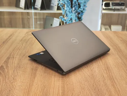 STATION DELL PRECISION 5680  I7-13800H 32Go DDR5 512GB NVMe 16'' IPS FHD+ WIN 11